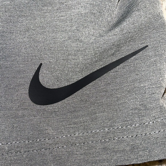 men’s nike atlethic shorts dri fit size medium good quality worn before - Picture 4 of 6